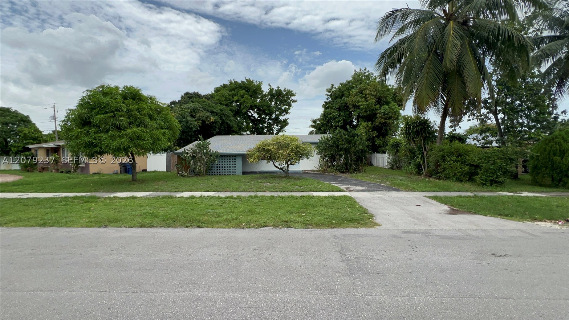 4421 NW 33rd St, Lauderdale Lakes FL 33319