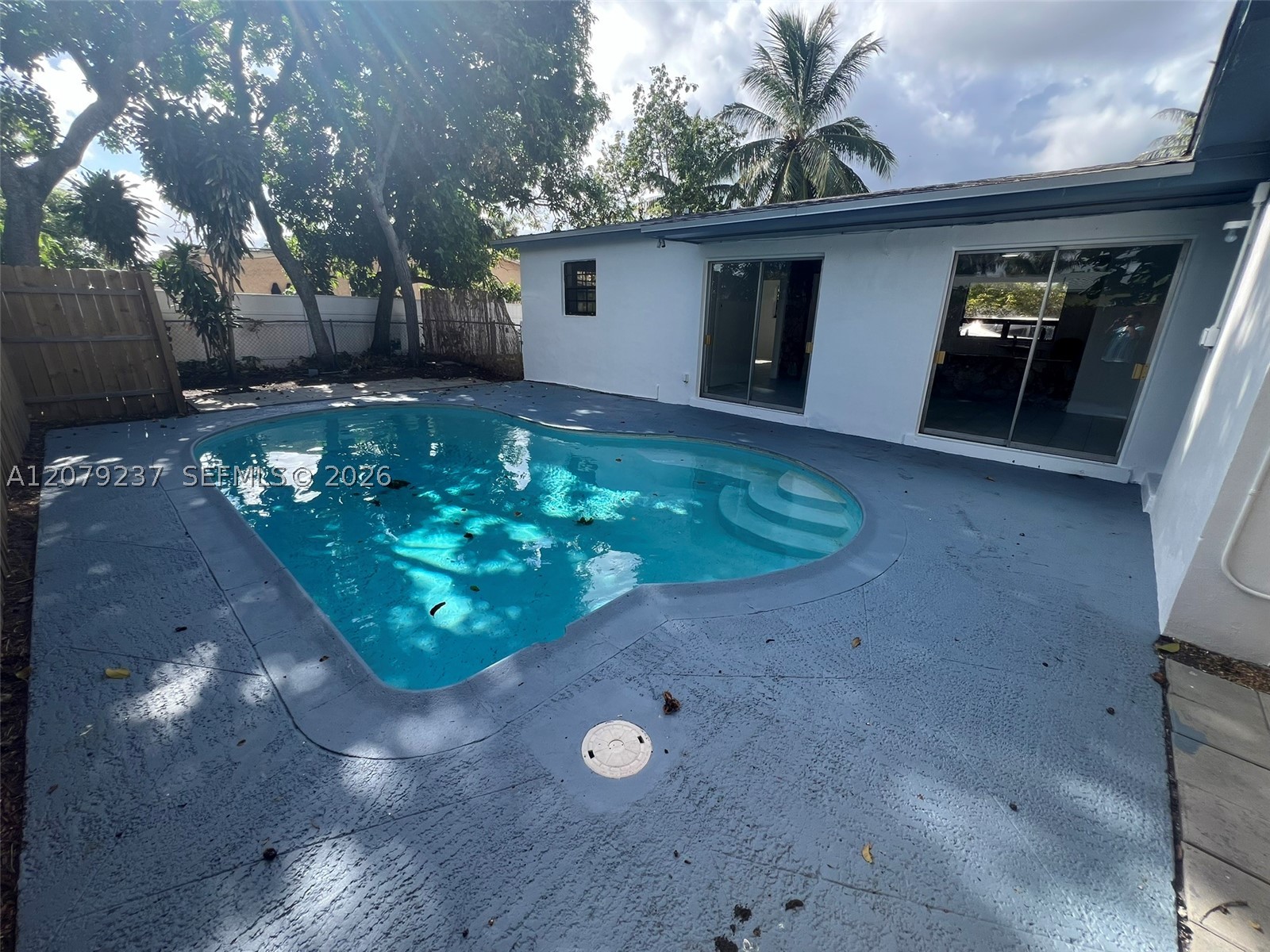 4421 NW 33rd St, Lauderdale Lakes FL 33319