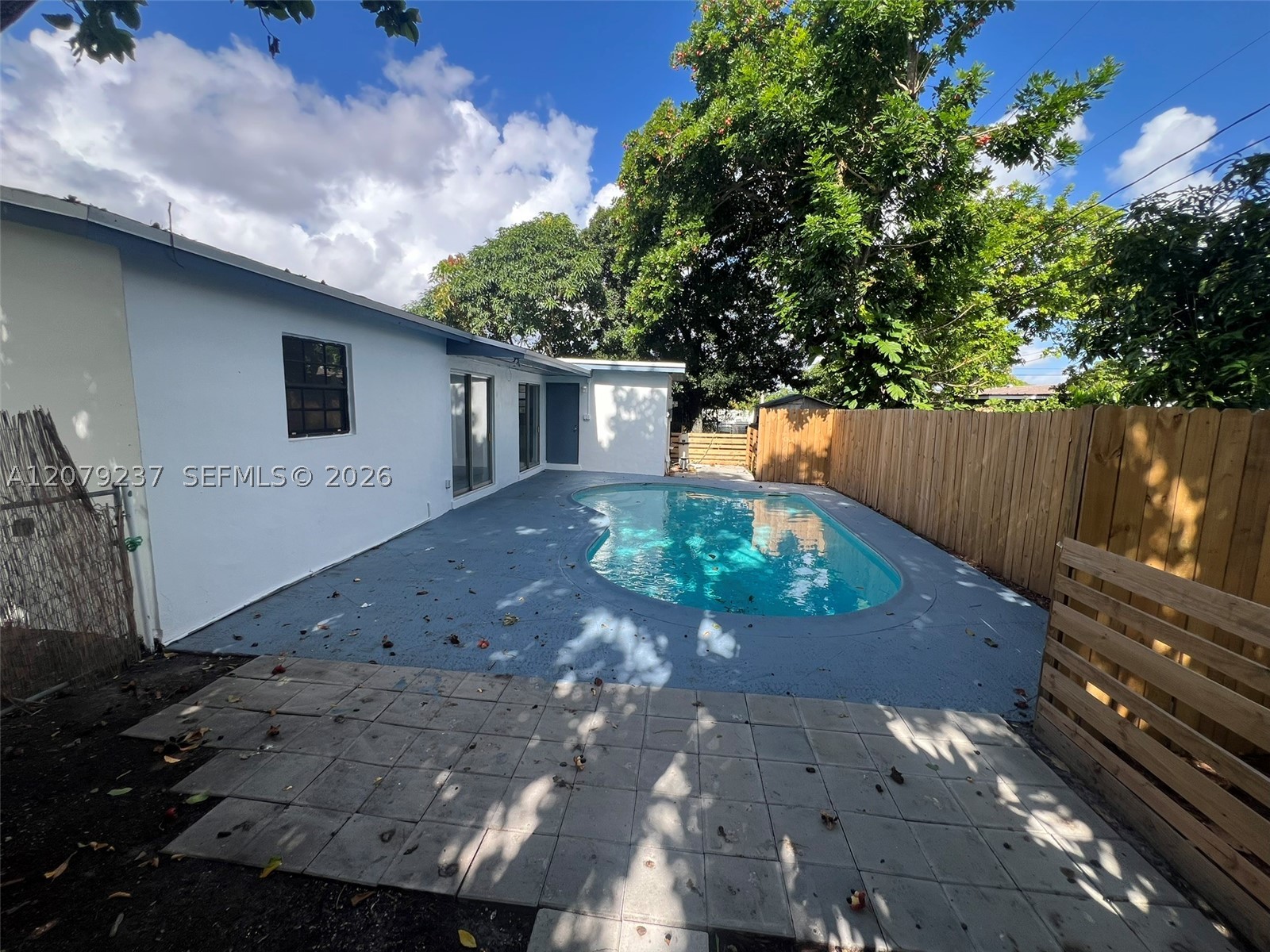 4421 NW 33rd St, Lauderdale Lakes FL 33319