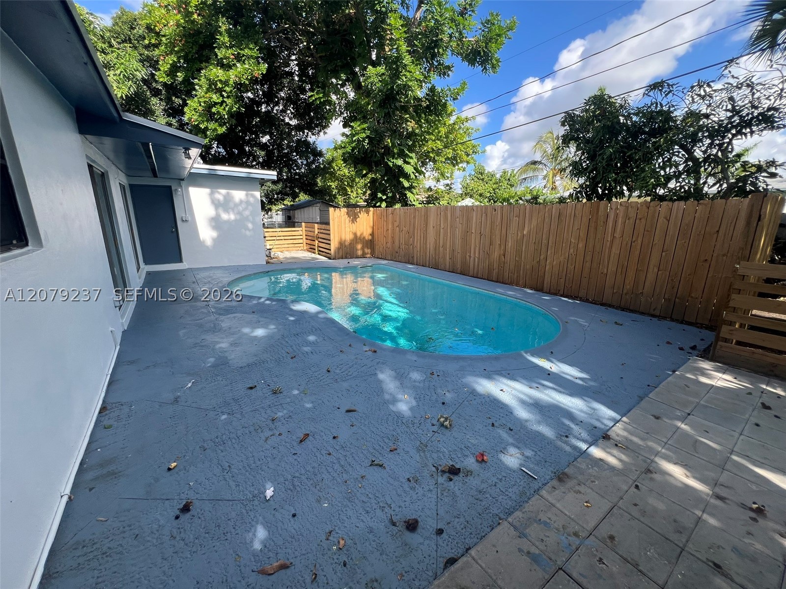 4421 NW 33rd St, Lauderdale Lakes FL 33319