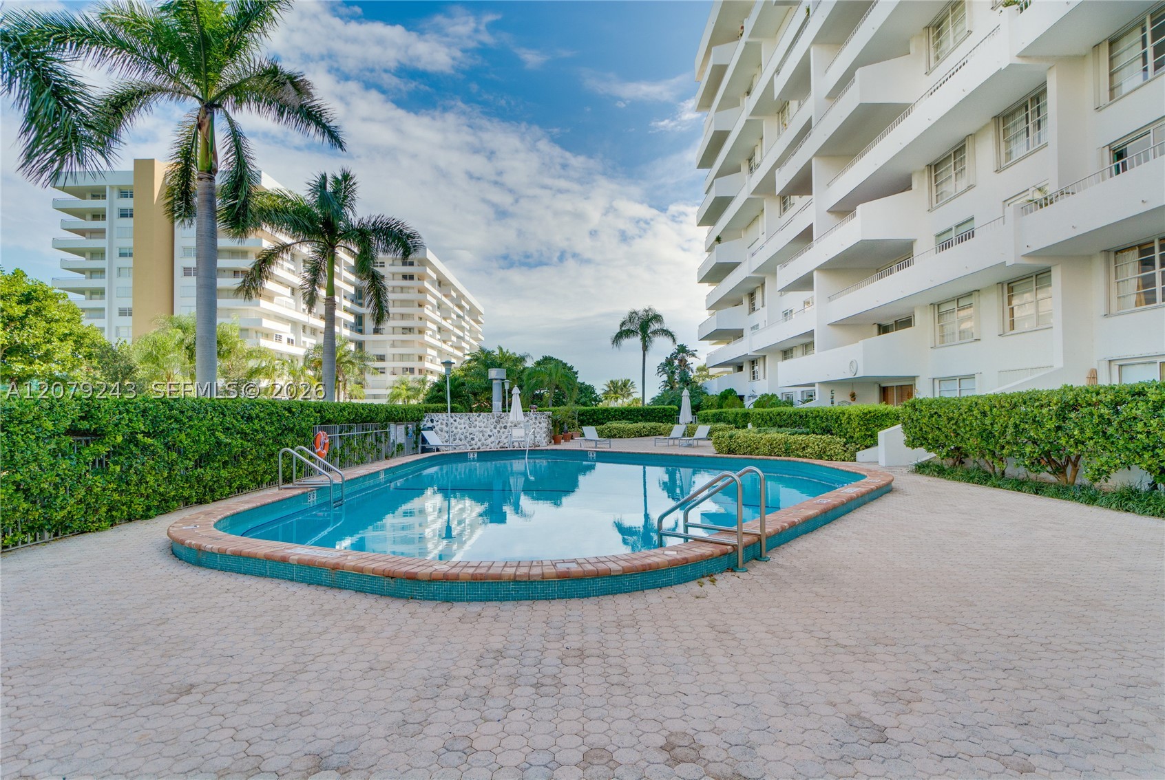 199 Ocean Lane Dr #206, Key Biscayne FL 33149