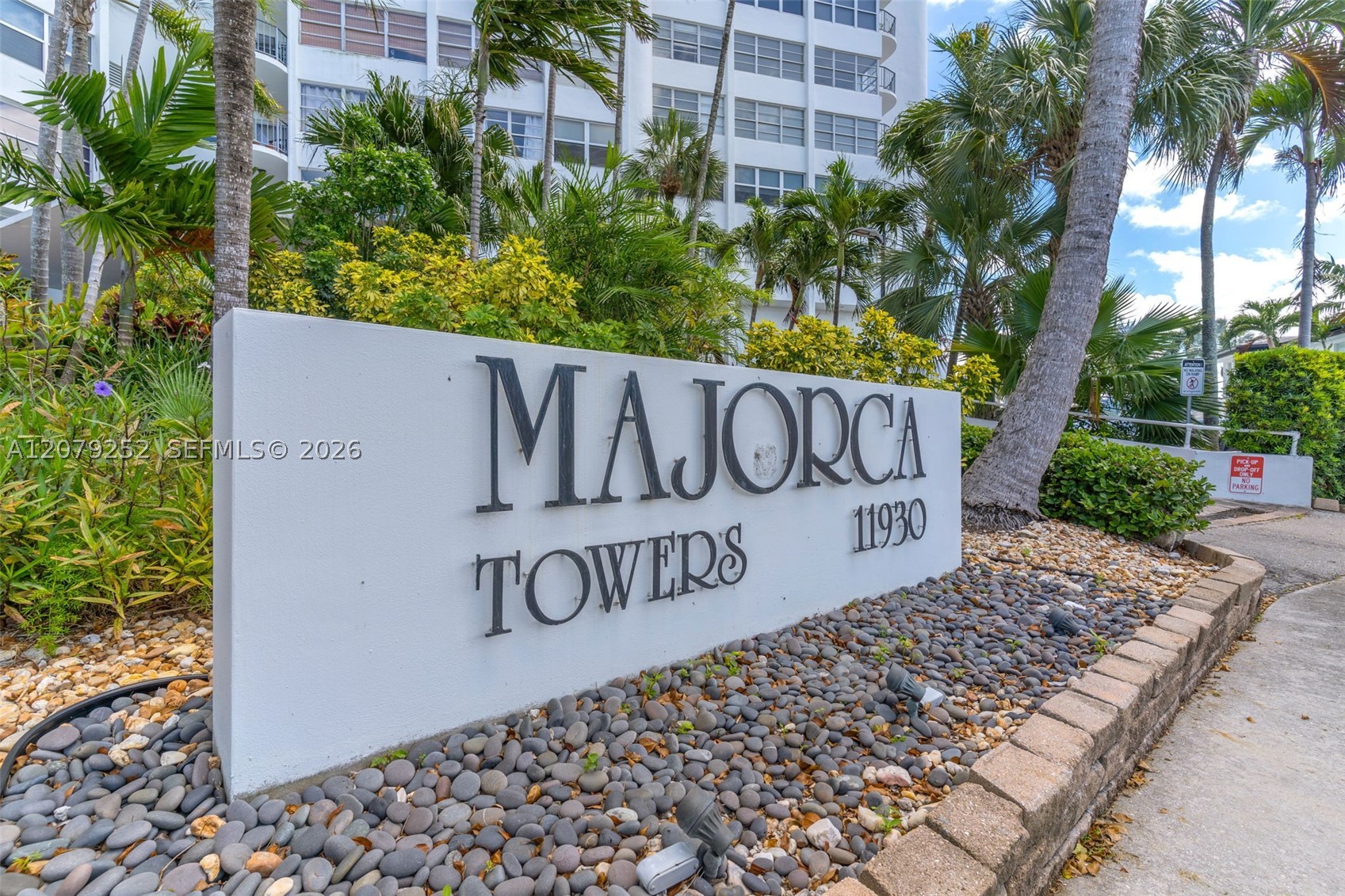 11930 N Bayshore Dr #704, North Miami FL 33181