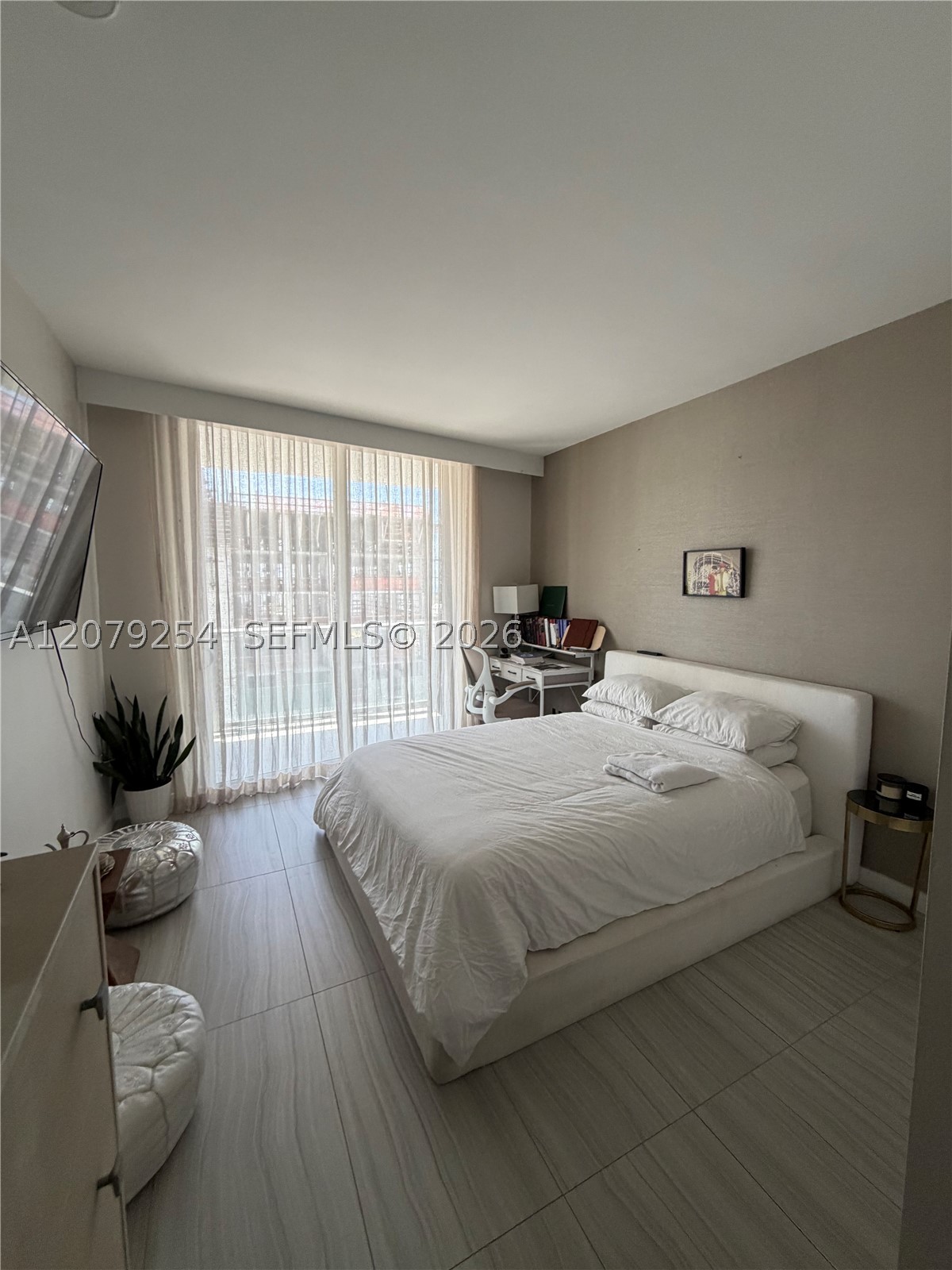 1010 SW 2nd Ave #1601, Miami FL 33130
