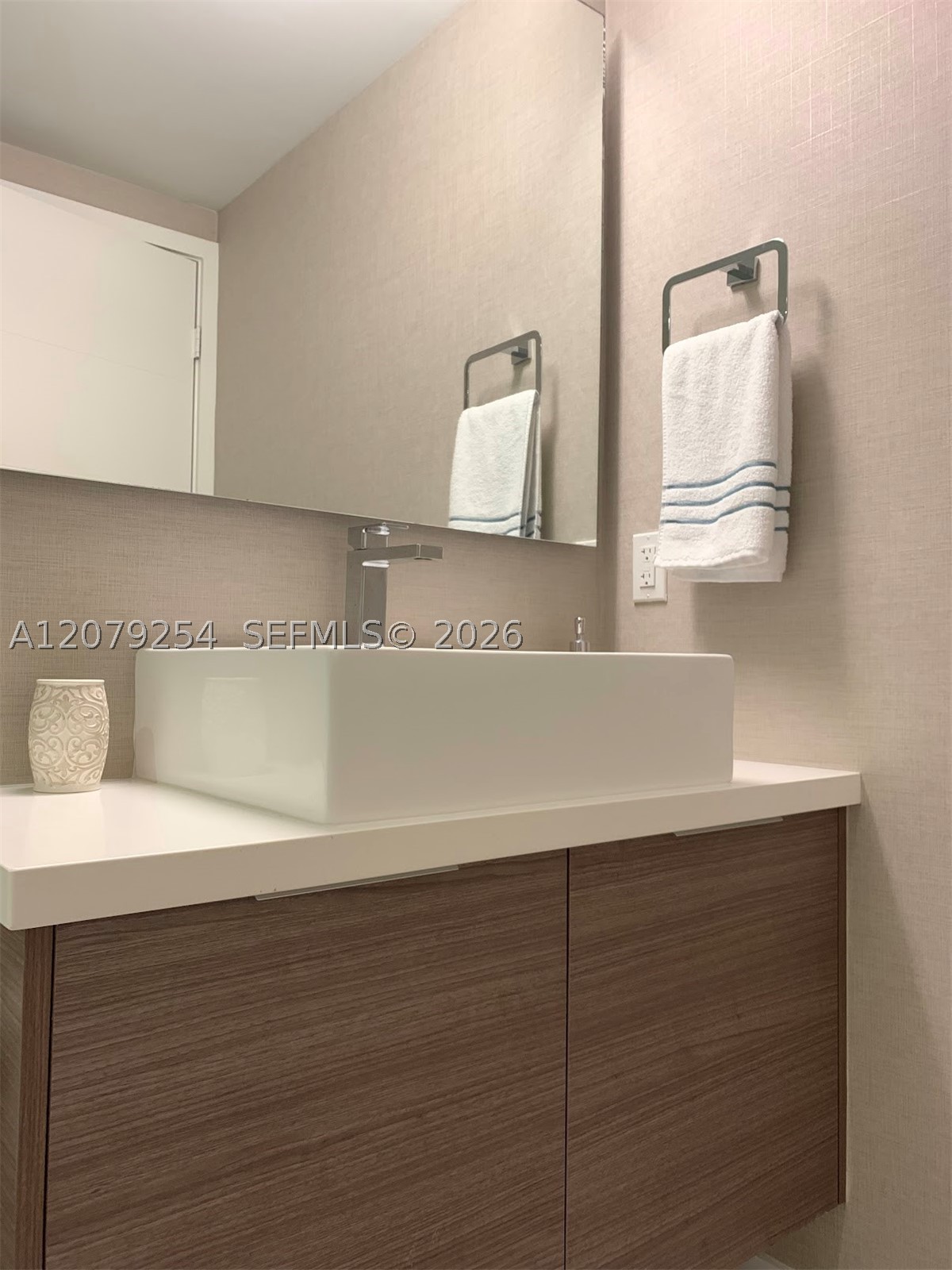1010 SW 2nd Ave #1601, Miami FL 33130