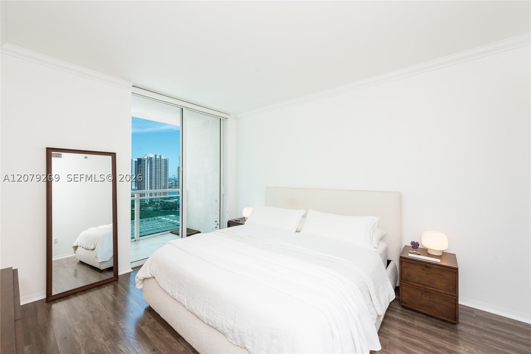 950 Brickell Bay Dr #2304, Miami FL 33131