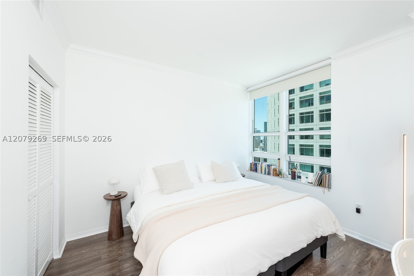950 Brickell Bay Dr #2304, Miami FL 33131