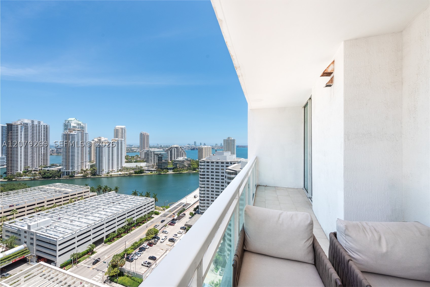 950 Brickell Bay Dr #2304, Miami FL 33131