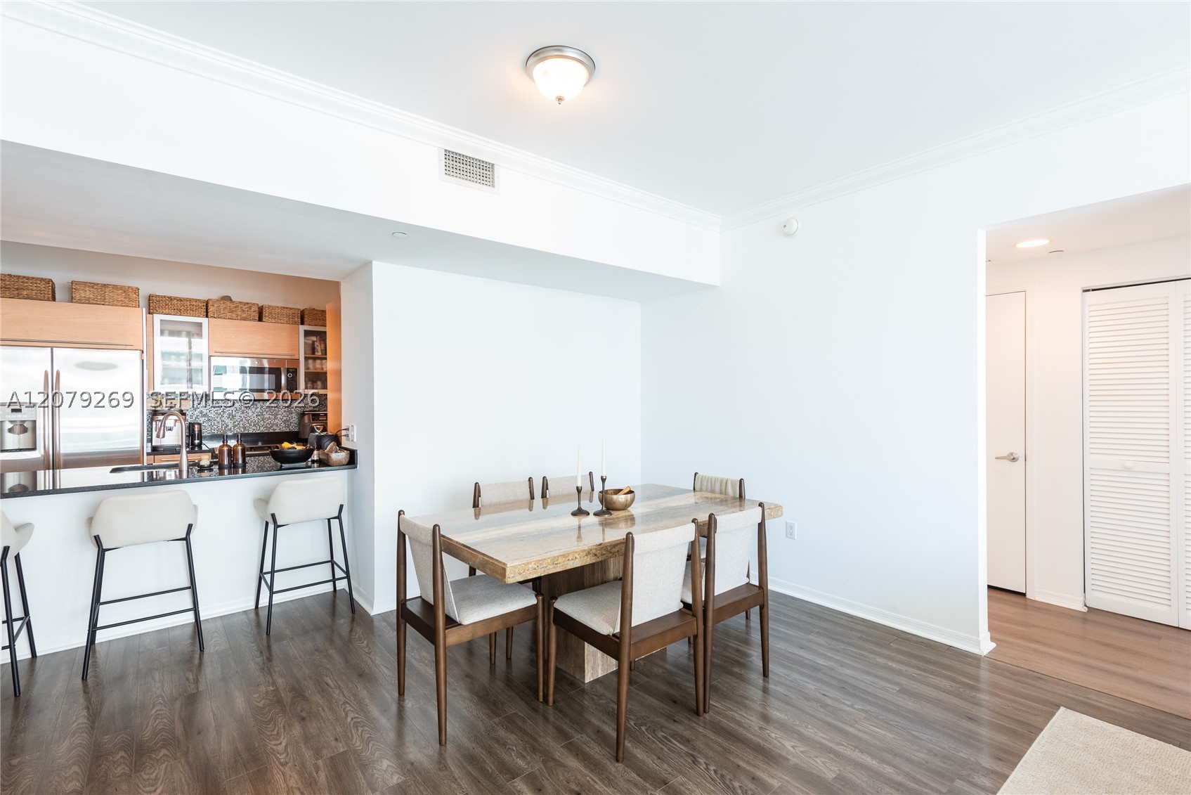950 Brickell Bay Dr #2304, Miami FL 33131