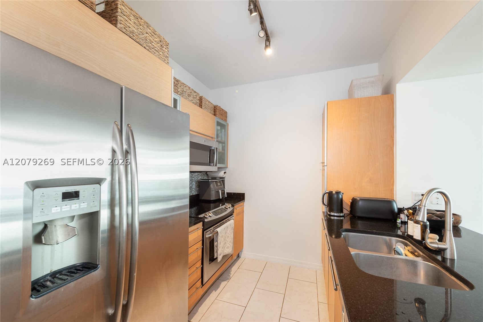 950 Brickell Bay Dr #2304, Miami FL 33131