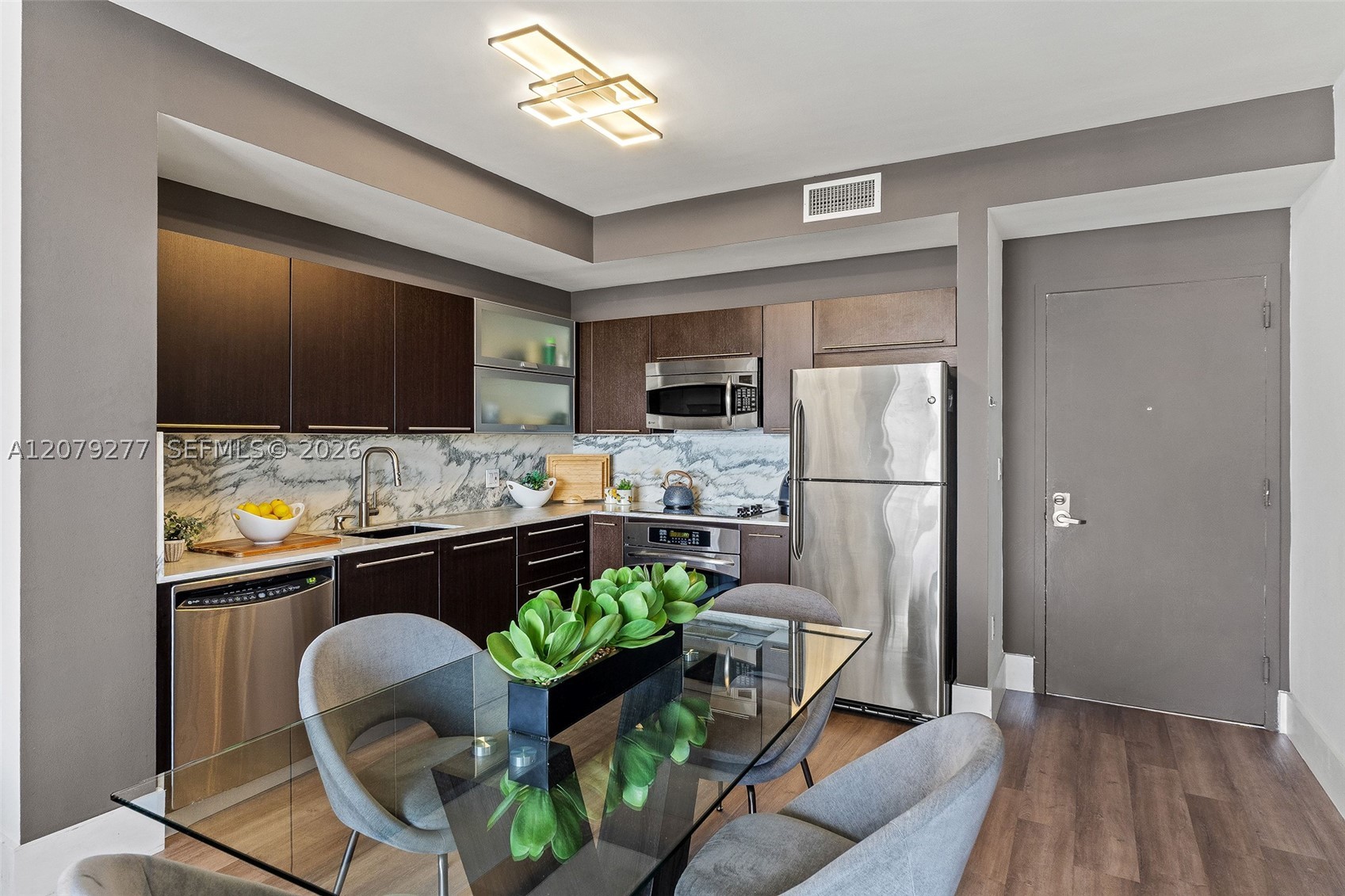90 SW 3rd St #1506, Miami FL 33130