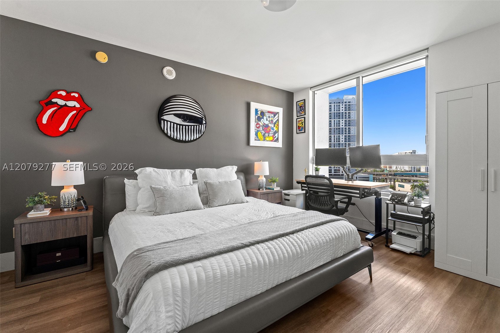 90 SW 3rd St #1506, Miami FL 33130