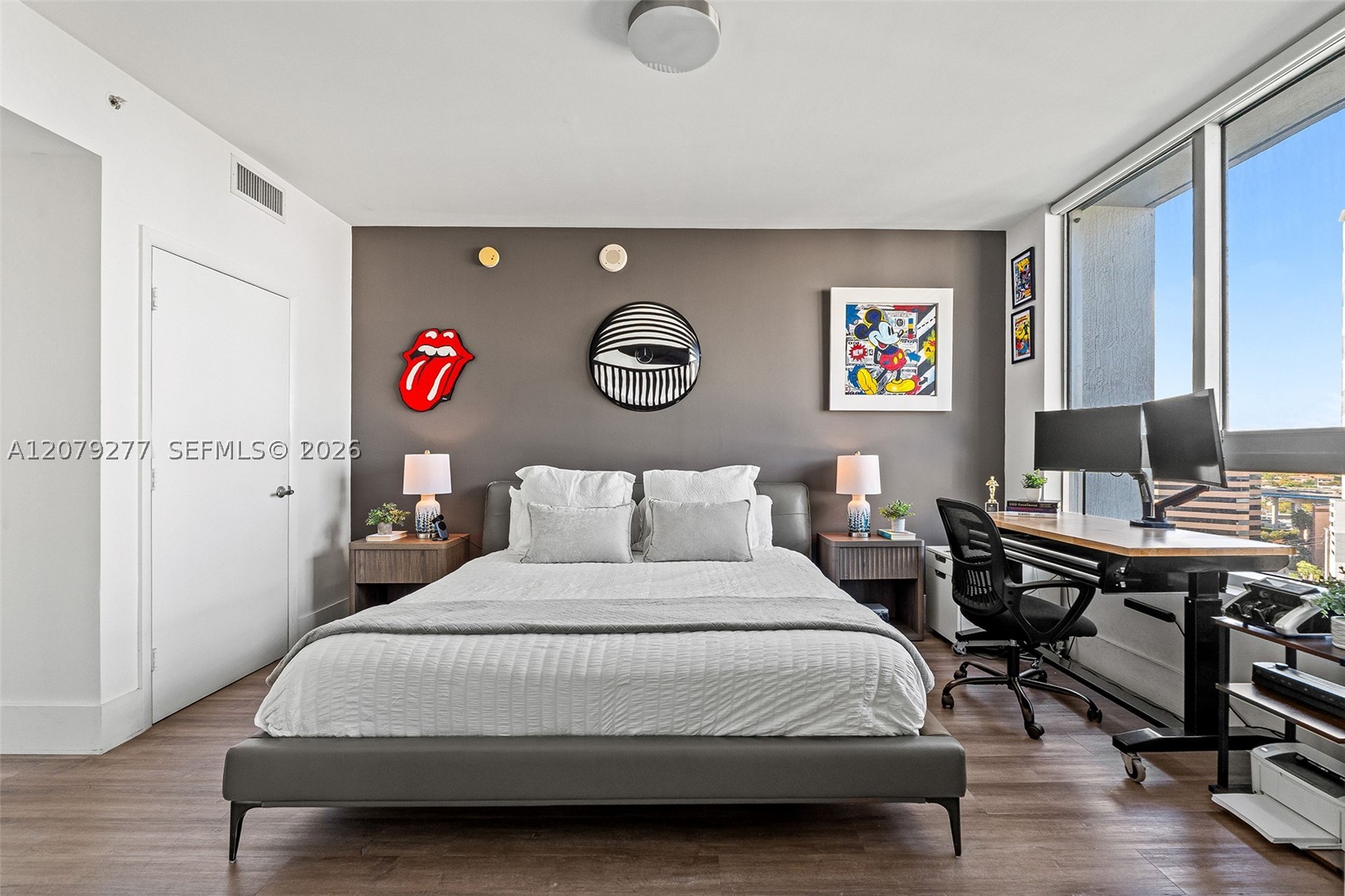 90 SW 3rd St #1506, Miami FL 33130