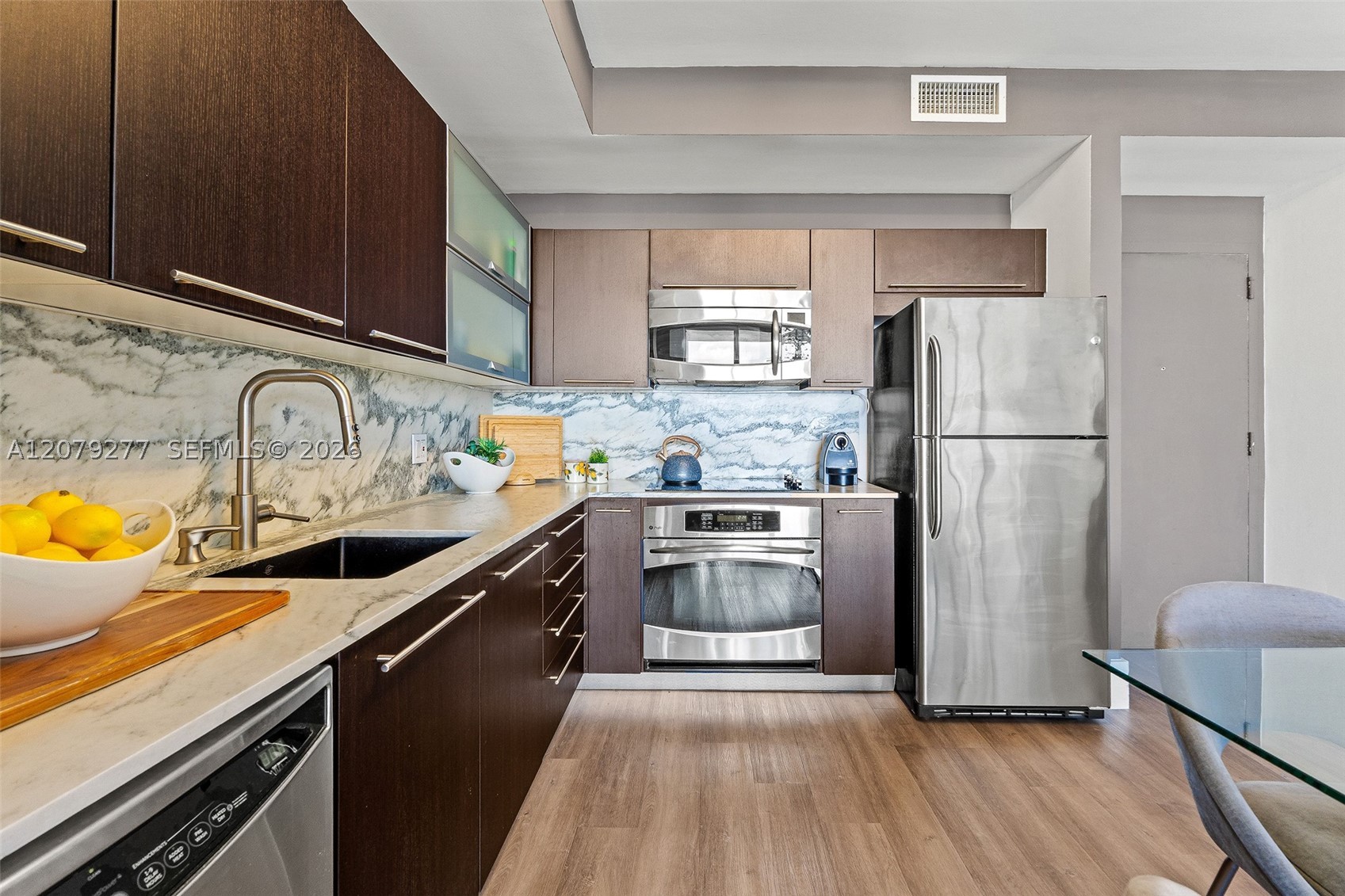 90 SW 3rd St #1506, Miami FL 33130