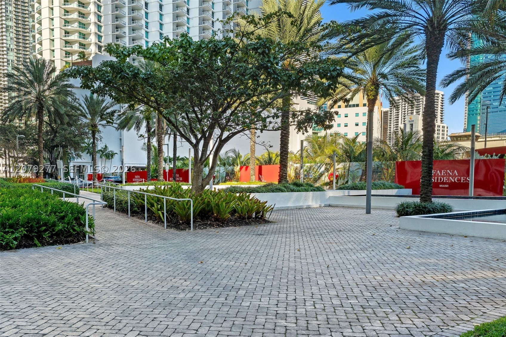 90 SW 3rd St #1506, Miami FL 33130