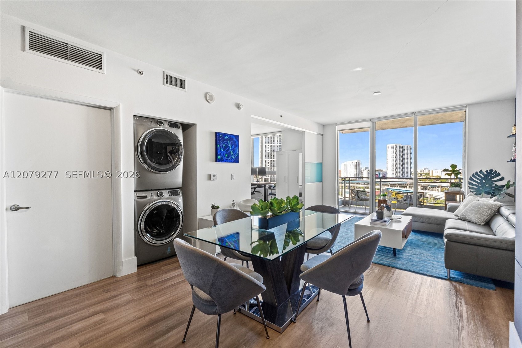 90 SW 3rd St #1506, Miami FL 33130