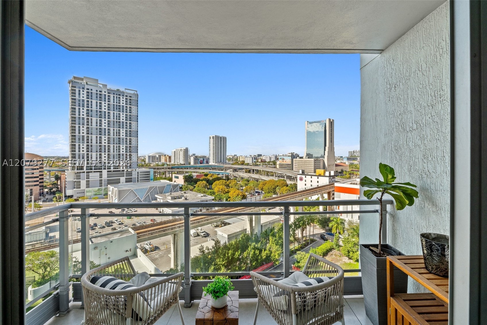 90 SW 3rd St #1506, Miami FL 33130