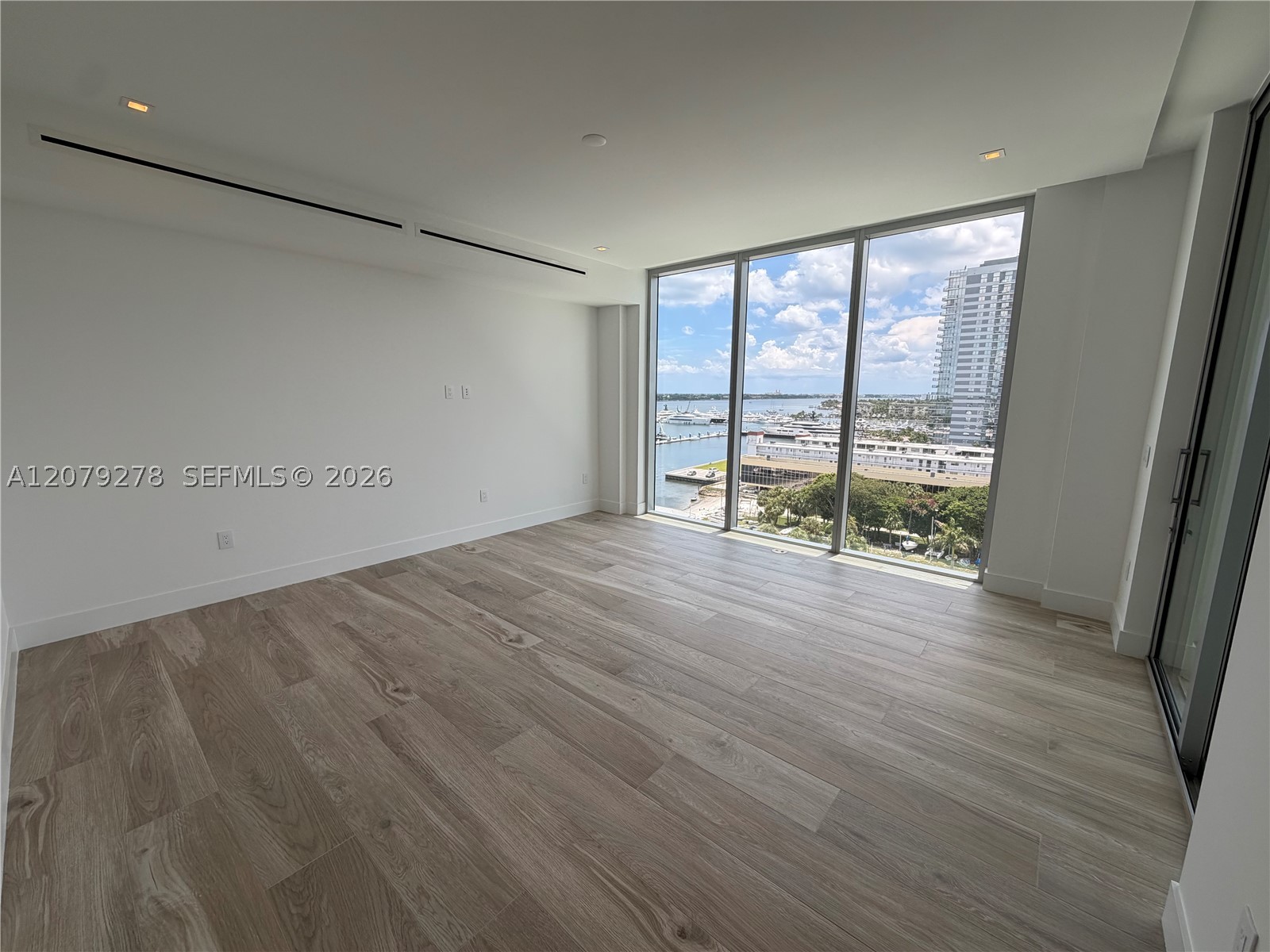 4714 N Flager #903, West Palm Beach FL 33407