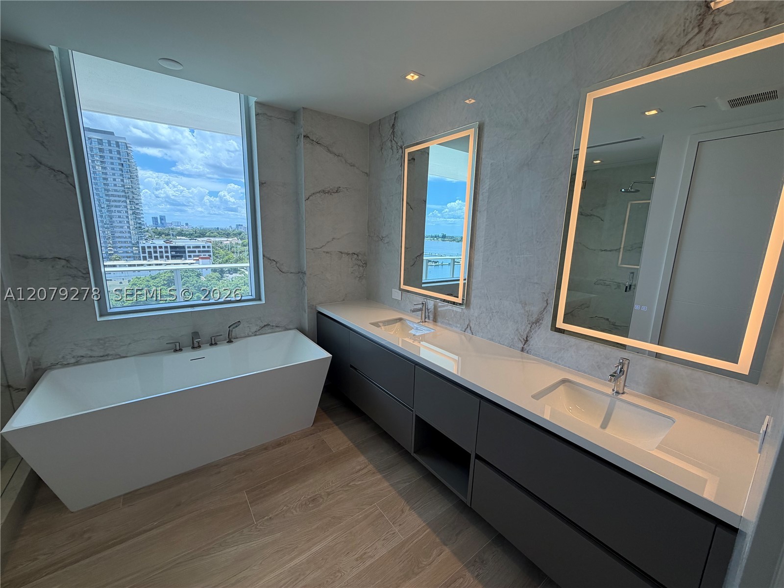 4714 N Flager #903, West Palm Beach FL 33407