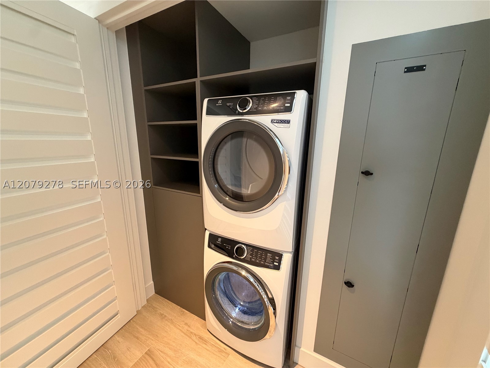 4714 N Flager #903, West Palm Beach FL 33407