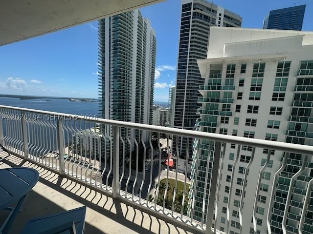 1200 Brickell Bay Dr #2303, Miami FL 33131