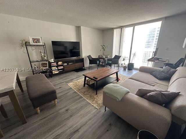 1200 Brickell Bay Dr #2303, Miami FL 33131