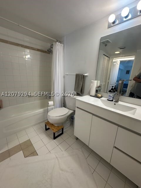 1200 Brickell Bay Dr #2303, Miami FL 33131
