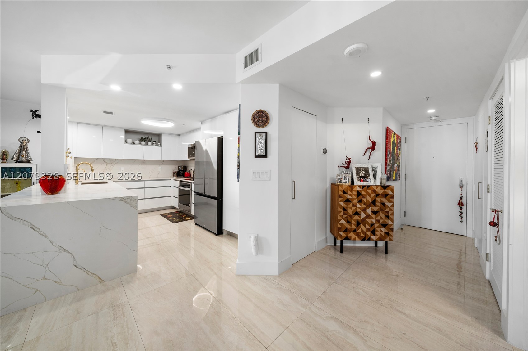 701 Brickell Key Blvd #707, Miami FL 33131