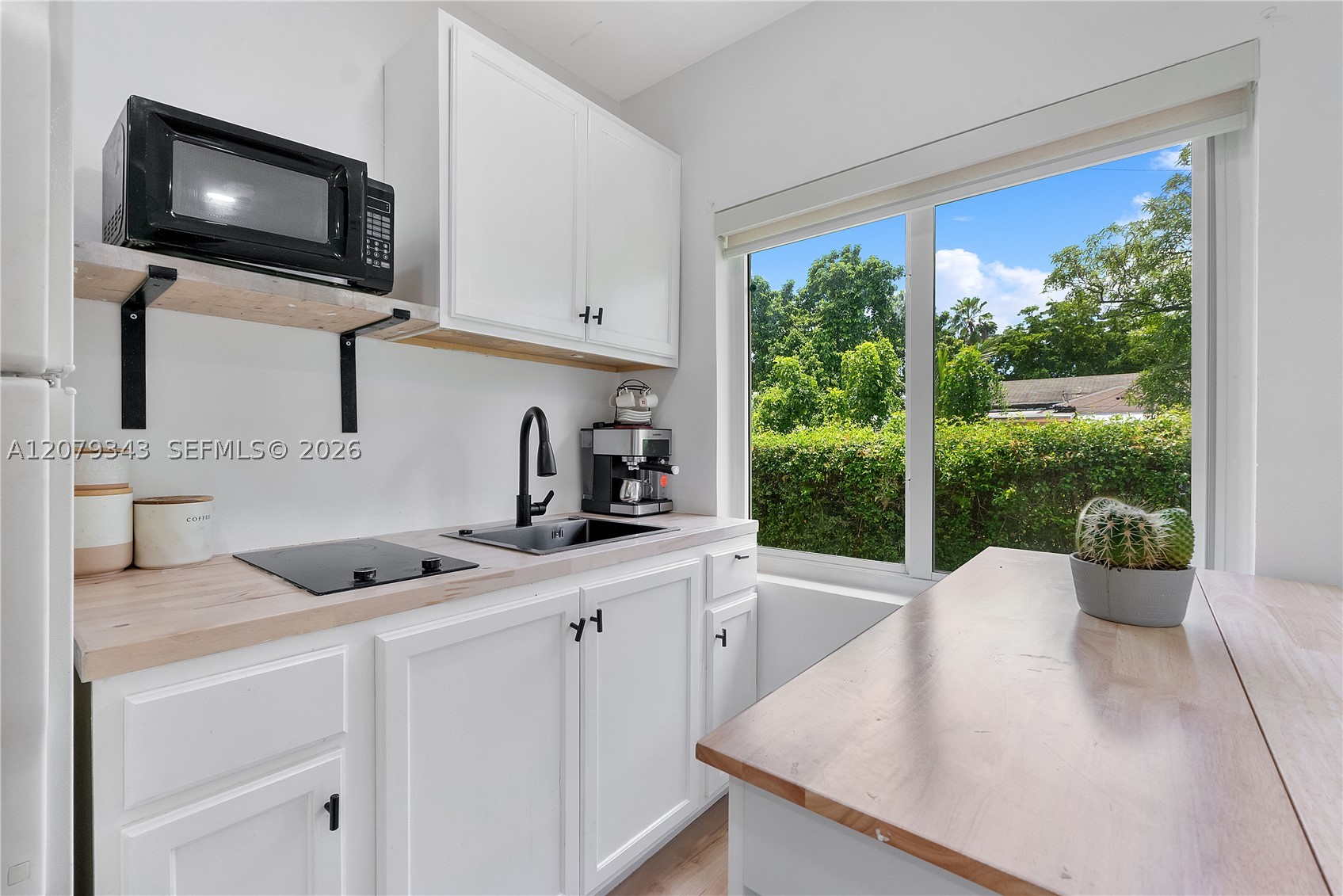 944 NW 47th St, Miami FL 33127