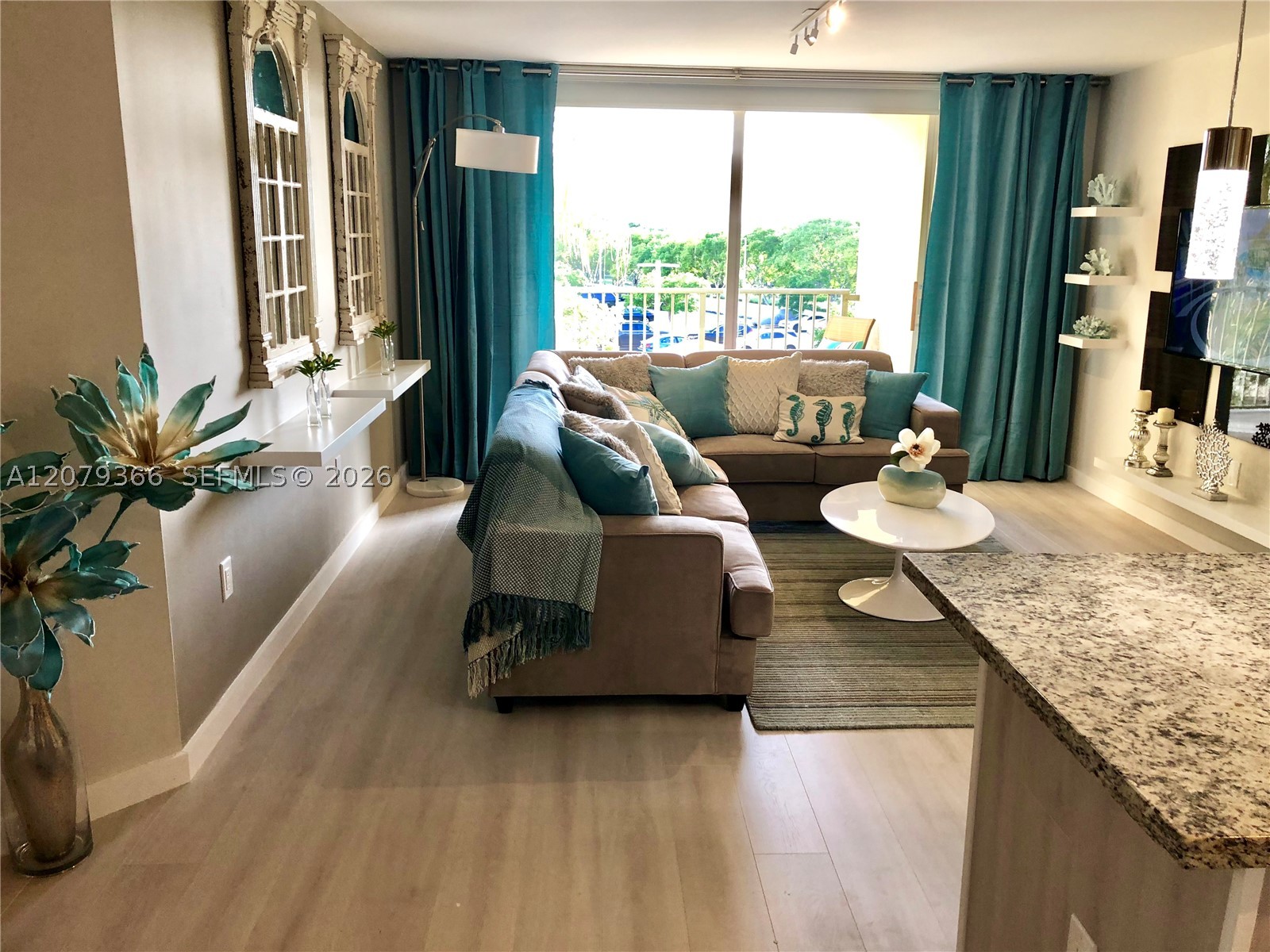 19999 E Country Club Dr #1405, Aventura FL 33180