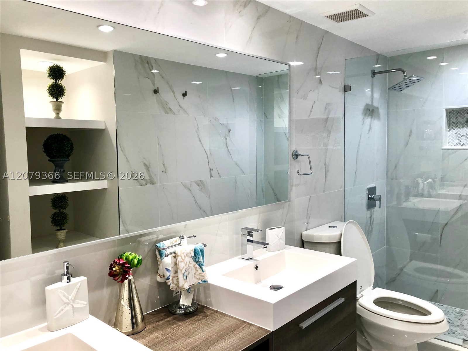 19999 E Country Club Dr #1405, Aventura FL 33180