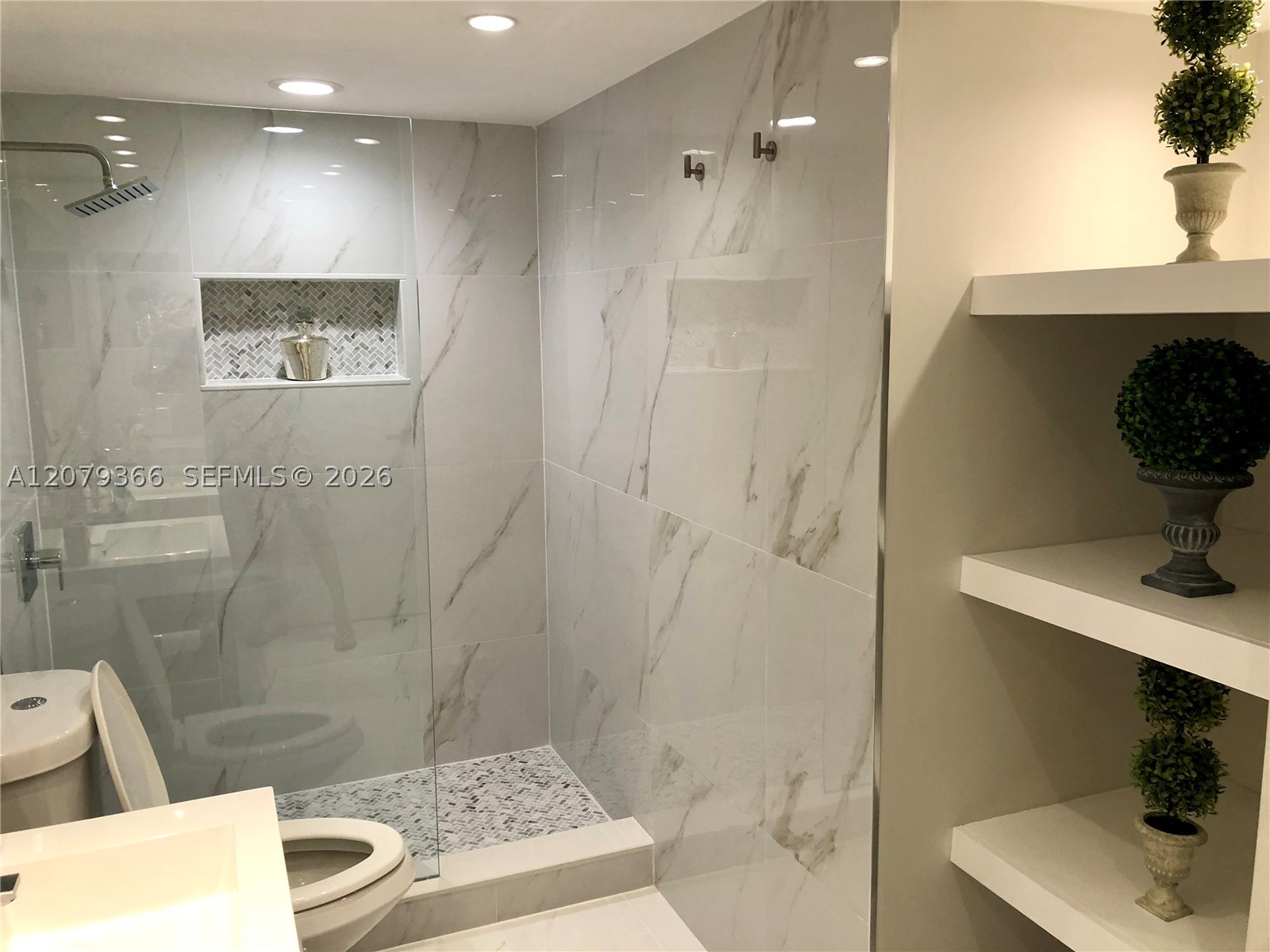 19999 E Country Club Dr #1405, Aventura FL 33180