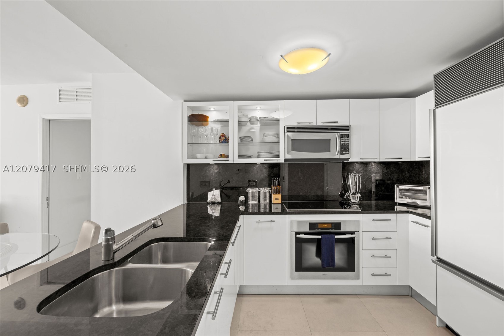 6801 Collins Ave #1401, Miami Beach FL 33141