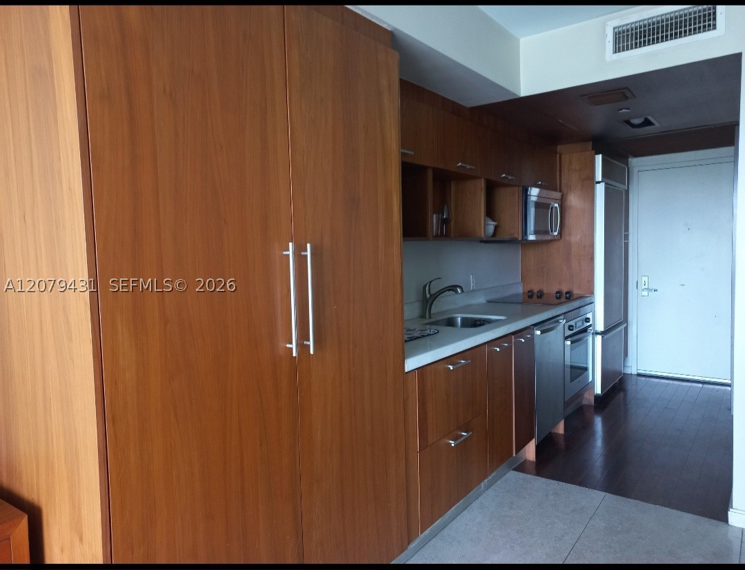 50 Biscayne Blvd #707, Miami FL 33132