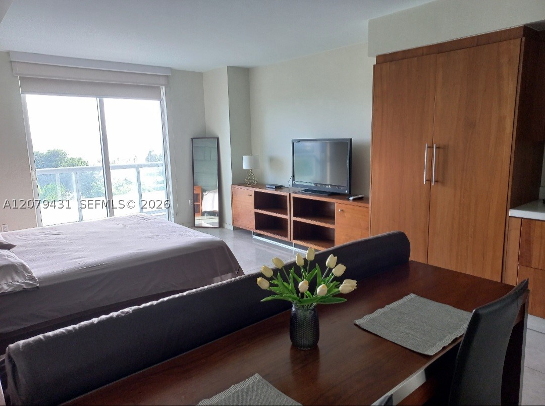 50 Biscayne Blvd #707, Miami FL 33132