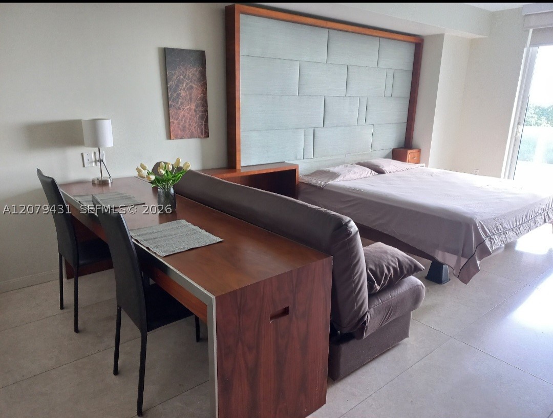 50 Biscayne Blvd #707, Miami FL 33132