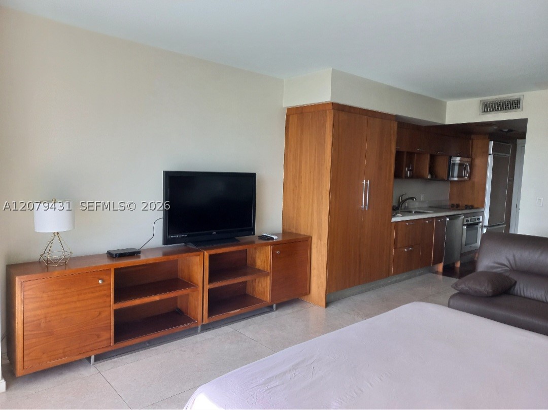 50 Biscayne Blvd #707, Miami FL 33132