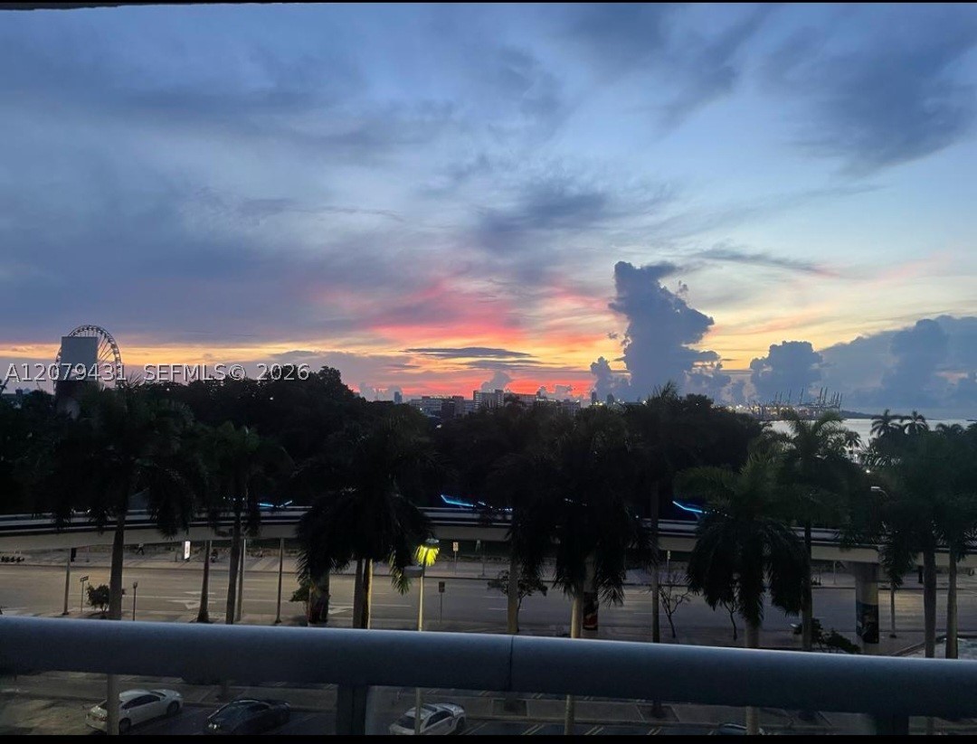 50 Biscayne Blvd #707, Miami FL 33132