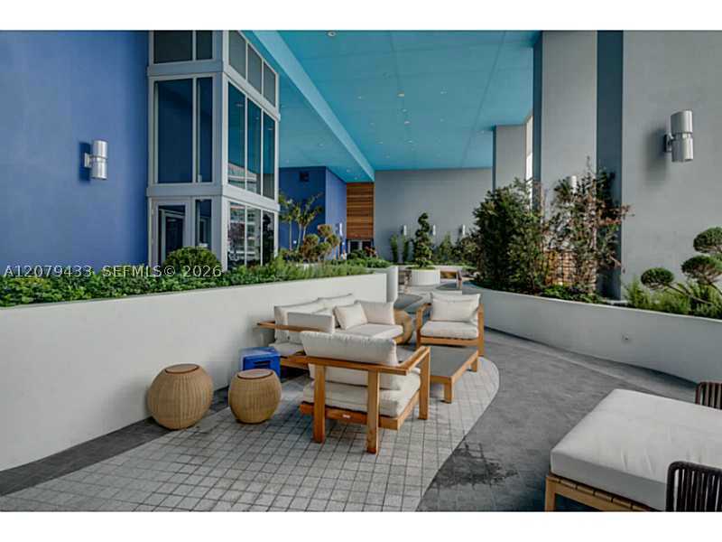1300 Brickell Bay Dr #1008, Miami FL 33131