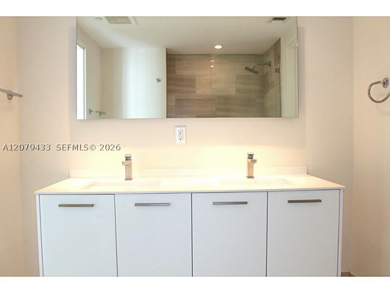 1300 Brickell Bay Dr #1008, Miami FL 33131