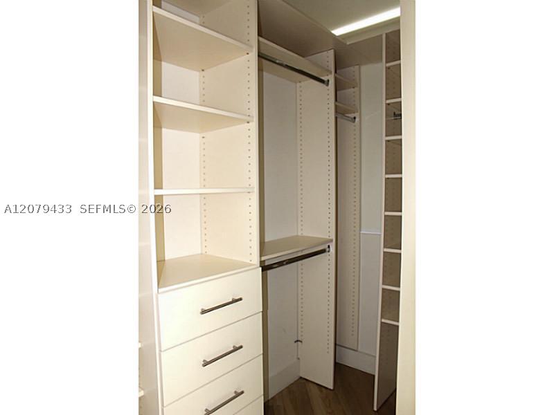 1300 Brickell Bay Dr #1008, Miami FL 33131