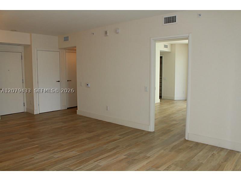 1300 Brickell Bay Dr #1008, Miami FL 33131