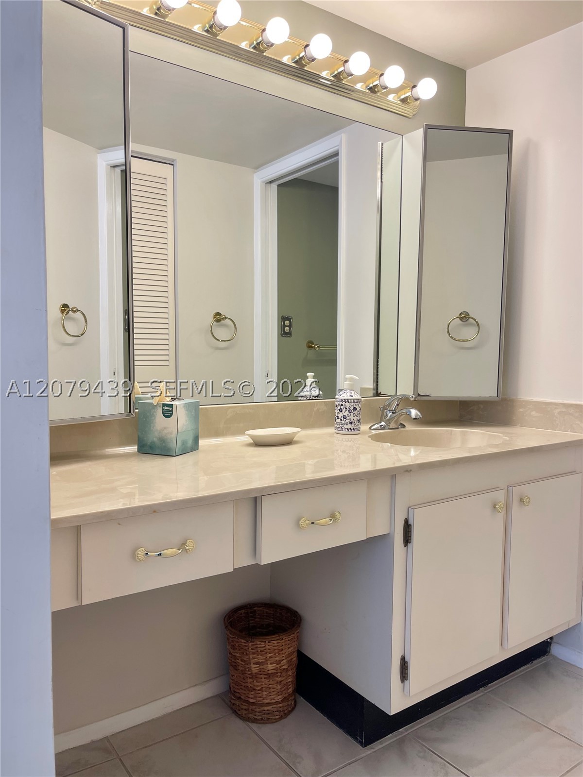 1901 Brickell Ave #B506, Miami FL 33129