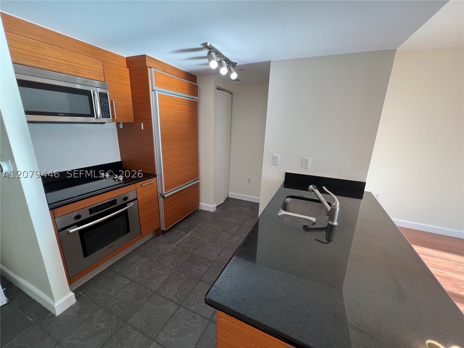50 Biscayne Blvd #4507, Miami FL 33132