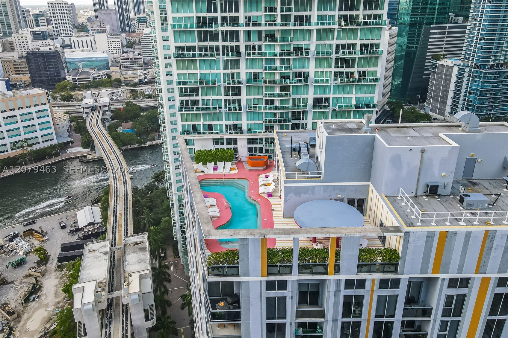 31 SE 6th St #707, Miami FL 33131