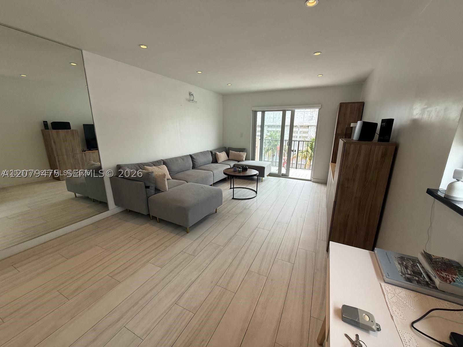 1150 Collins Ave #406, Miami Beach FL 33139