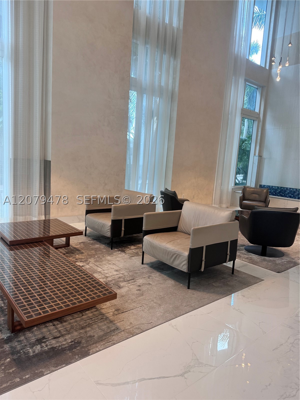 41 SE 5th St #2405, Miami FL 33131