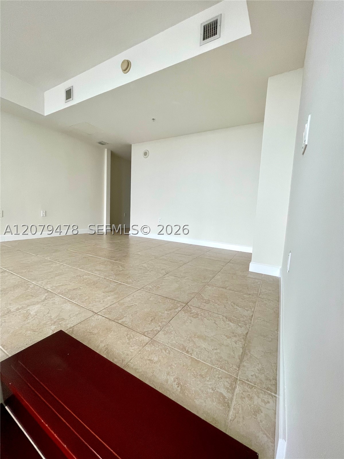 41 SE 5th St #2405, Miami FL 33131