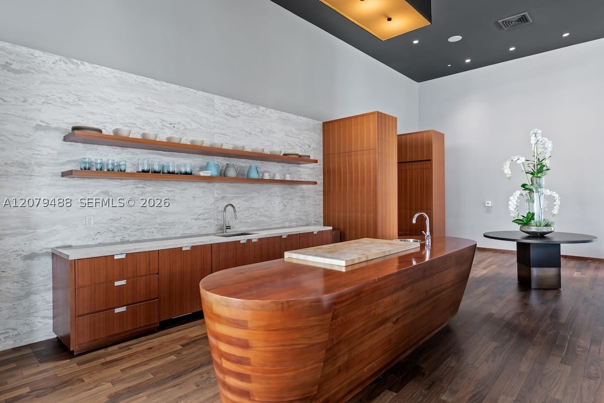 1300 Brickell Bay Dr #1913, Miami FL 33131