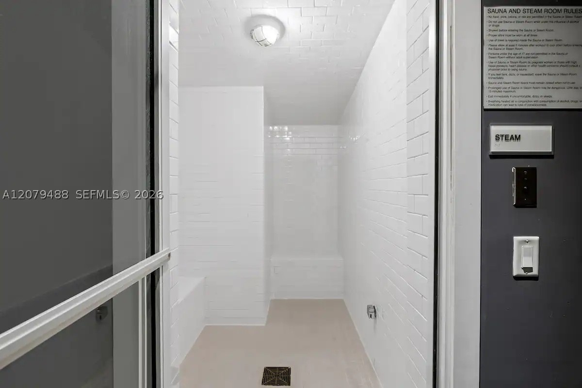 1300 Brickell Bay Dr #1913, Miami FL 33131