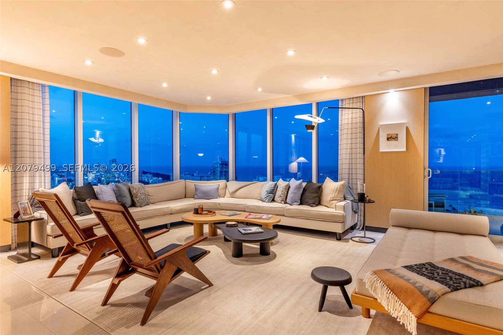 300 S Pointe Dr #2005, Miami Beach FL 33139